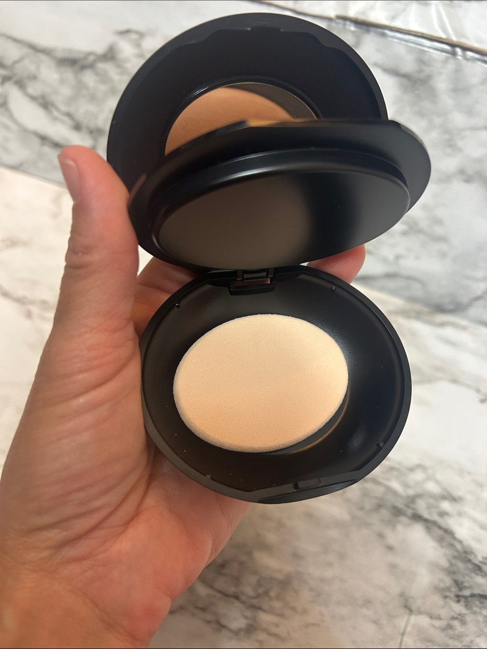 Laura Gellar Baked Elements Foundation in Deep 0.19oz - Picture 4 of 5